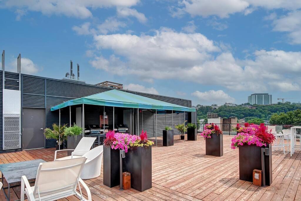 Appartamento Penthouse With Free Indoor Parking Downtown Québec Esterno foto
