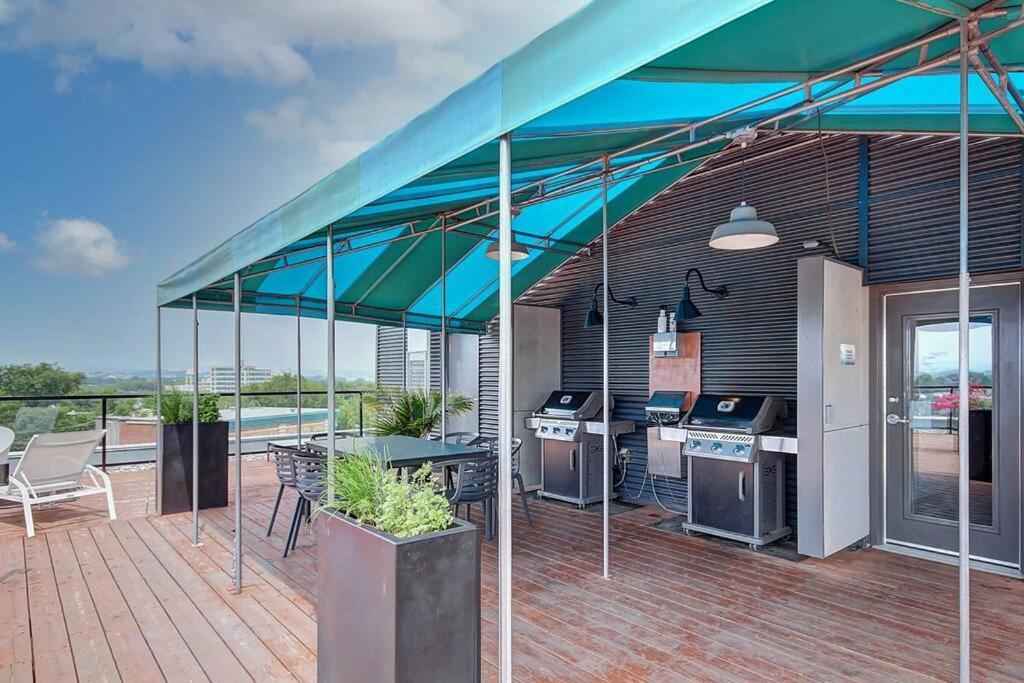 Appartamento Penthouse With Free Indoor Parking Downtown Québec Esterno foto